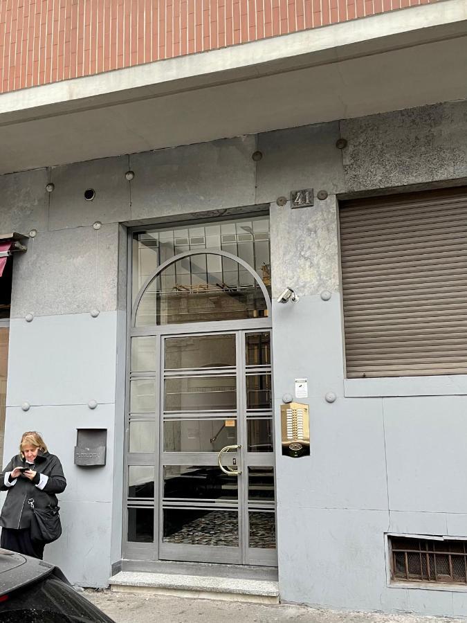 Enzo Milão Exterior foto